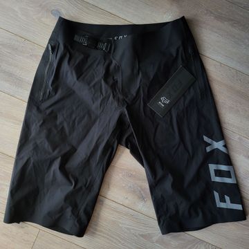 Fox Defend Pro Water Short bike usato — immagine 1 di 6