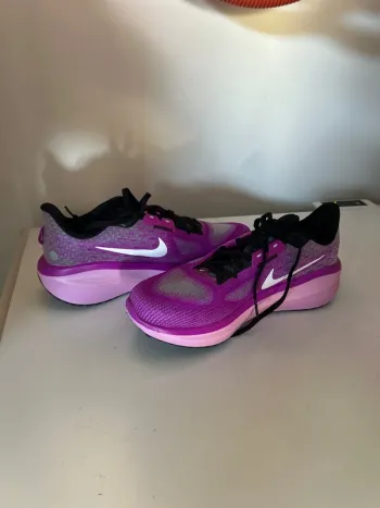 Nike Vomero 17 bike usato — immagine 3 di 10