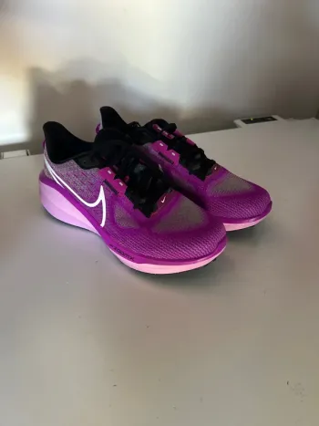 Nike Vomero 17 bike usato — immagine 2 di 10