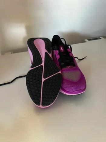 Nike Vomero 17 bike usato — immagine 4 di 10