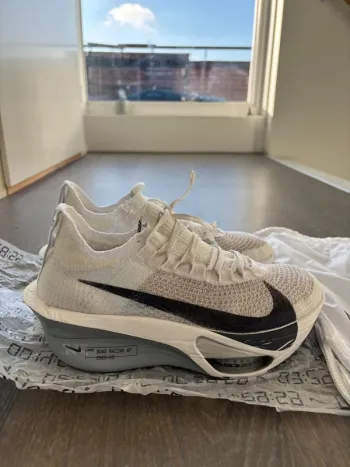 Nike Alphafly 3 bike usato — immagine 3 di 5