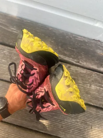 Hoka Challenger 8 bike d'occasion — image 10 sur 11