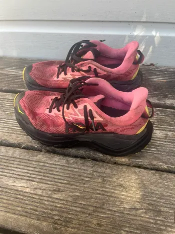 Hoka Challenger 8 bike d'occasion — image 3 sur 11