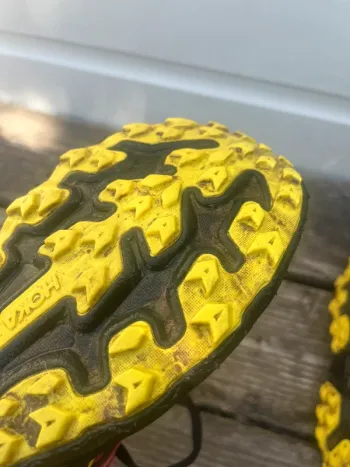 Hoka Challenger 8 bike d'occasion — image 9 sur 11