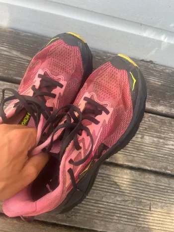 Hoka Challenger 8 bike d'occasion — image 11 sur 11
