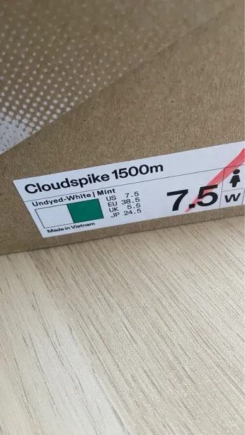 On Running Cloudspike bike d'occasion — image 5 sur 5