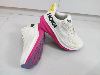 Hoka Clifton 9 bike de segunda mano