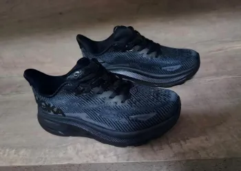 Použité Hoka Chaussure blanche taille 38 bike