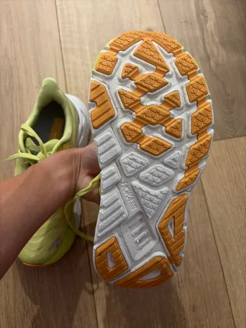 Hoka Arahi 6 bike usato — immagine 3 di 5