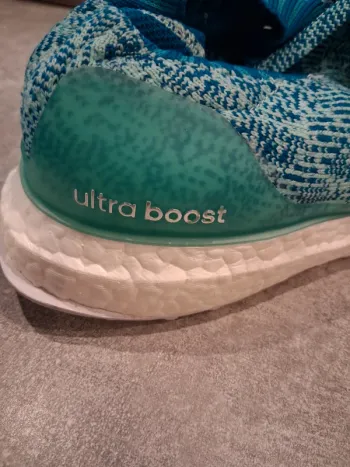 Adidas Ultra Boost bike d'occasion — image 3 sur 4