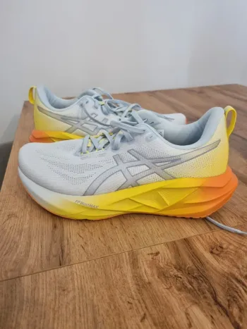 Brugt Asics Novablast 5 bike