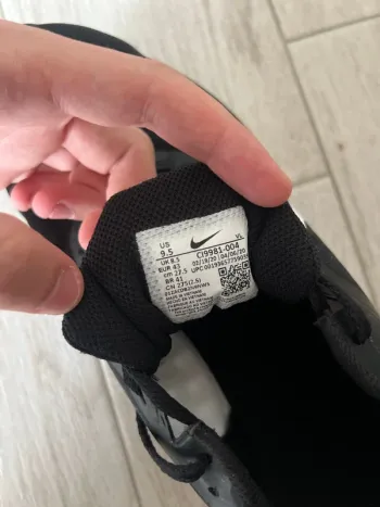 Nike Scarpe running nere - 43 bike usato — immagine 4 di 4