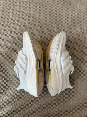 Adidas Ultraboost bike d'occasion — image 3 sur 9