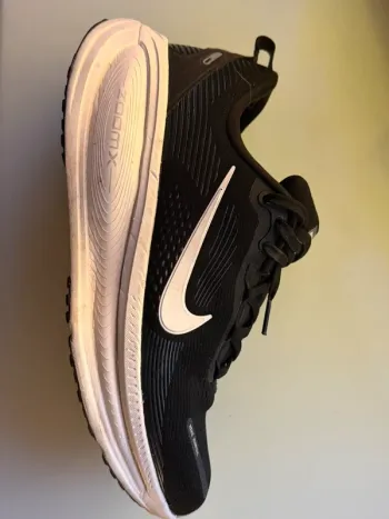 Used Nike Vomero 18 bike — image 4 of 7