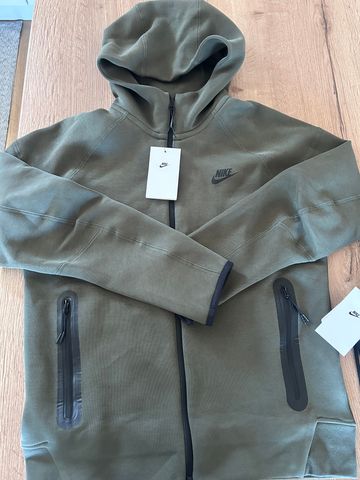 Used Nike Tech Fleece Set bike — image 2 of 6