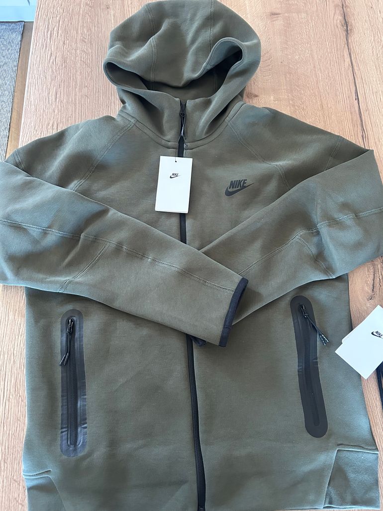 Brugt Nike Tech Fleece Set bike — billede 2 af 6