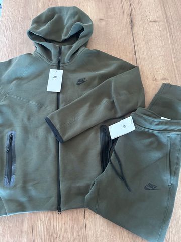 Nike Tech Fleece Set Ballsport Clothing d'occasion