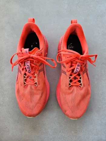 Brugt Asics Novablast 5 bike — billede 2 af 5
