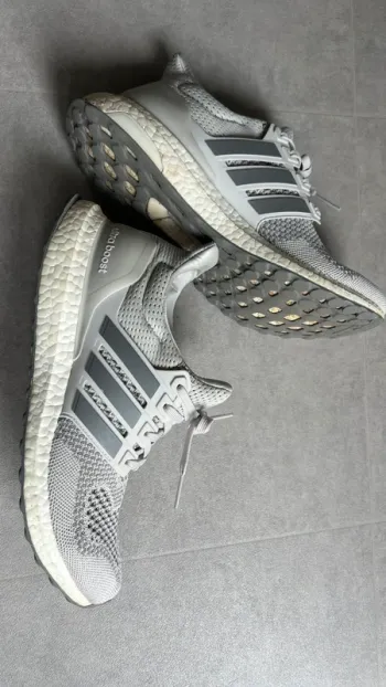 Adidas Ultraboost bike usato — immagine 7 di 11