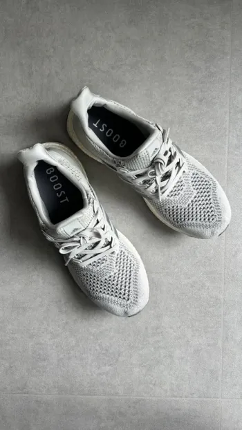 Adidas Ultraboost bike usato — immagine 2 di 11