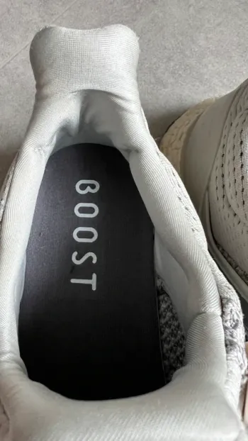 Adidas Ultraboost bike usato — immagine 10 di 11