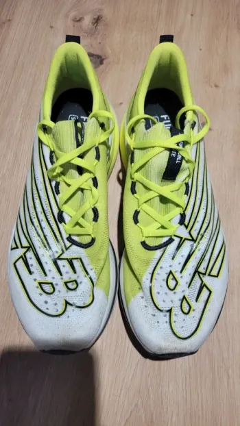 Used New Balance Super Comp Elite bike — image 4 of 5