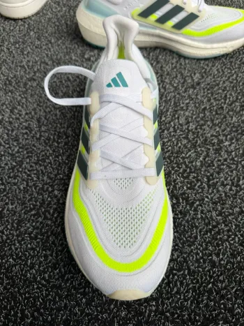 Adidas Ultraboost bike d'occasion — image 2 sur 5