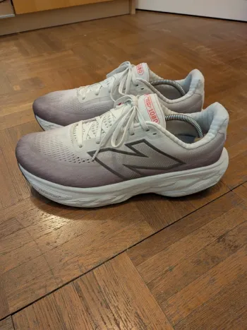 Used New Balance 1080 V14 bike — image 6 of 12
