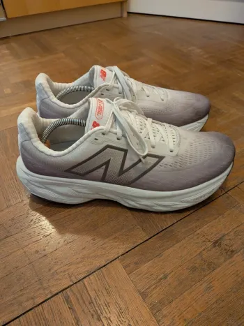 Used New Balance 1080 V14 bike — image 2 of 12