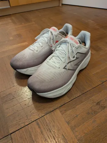 Used New Balance 1080 V14 bike — image 7 of 12