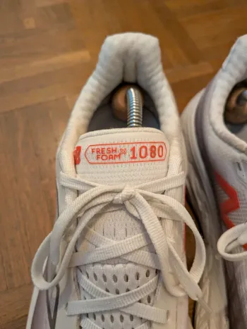 Used New Balance 1080 V14 bike — image 9 of 12