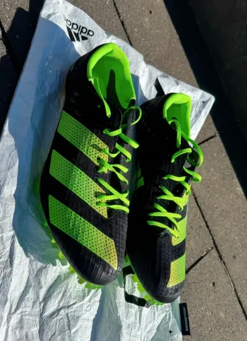 Gebrauchtes Adidas Sprintschuhe mit Spikes Größe 43 1/3 bike