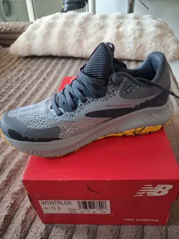 Tweedehands New Balance Sneakers bike — afbeelding 3 van 4