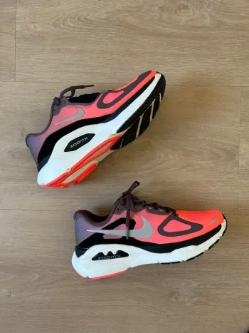 Nike Structure bike d'occasion — image 2 sur 12