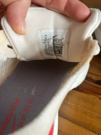 Used Nike ZoomX Invincible Run 3 bike — image 2 of 3