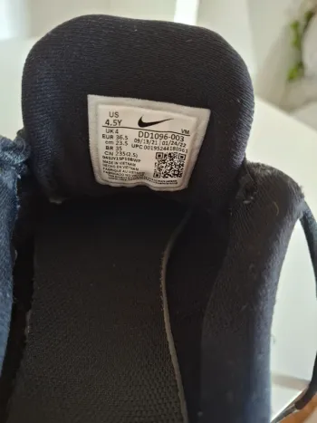 Nike Baskets sport noires 36.5 bike d'occasion — image 4 sur 4