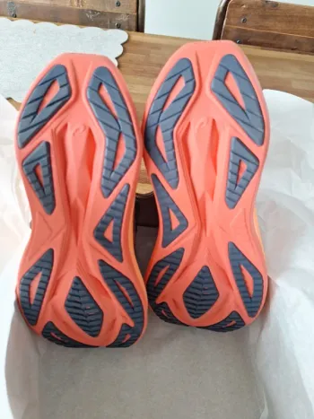 Used Asics Superblast 2 bike — image 6 of 10