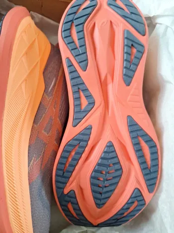 Used Asics Superblast 2 bike — image 3 of 10