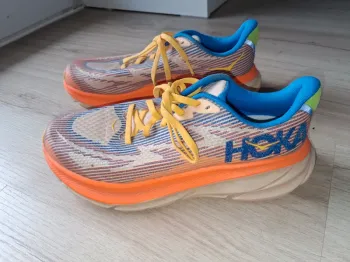 Gebrauchtes Hoka Clifton 9 bike