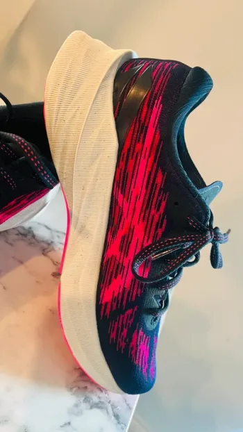 Used Asics Novablast 3 bike — image 3 of 13