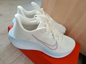 Rose Nike Quest 6 bike d'occasion — image 5 sur 5