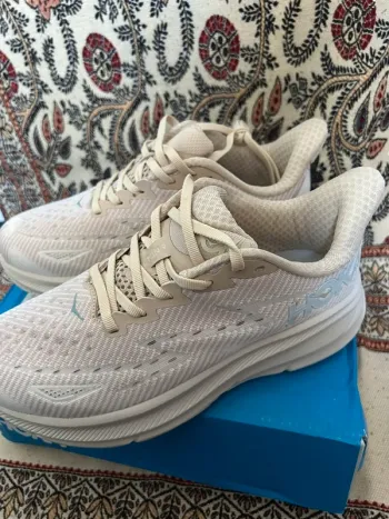 Käytetty Hoka Shoes bike