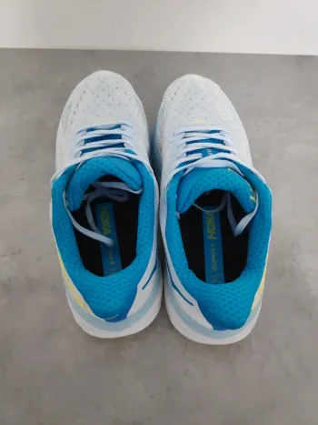 Hoka Clifton 9 bike usato — immagine 4 di 6
