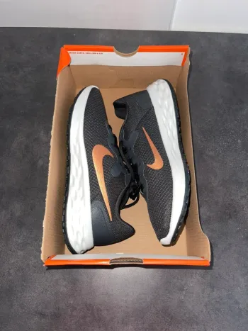 Brugt Nike Revolution 6 NN bike — billede 2 af 8
