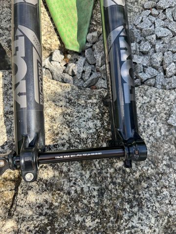Fox 36 Factory Fork 2023 bike usato — immagine 10 di 10