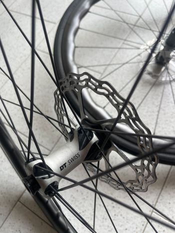 Brugt fastop Carbon Wheelset 2025 bike — billede 5 af 5