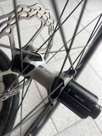 Brugt fastop Carbon Wheelset 2025 bike — billede 4 af 5