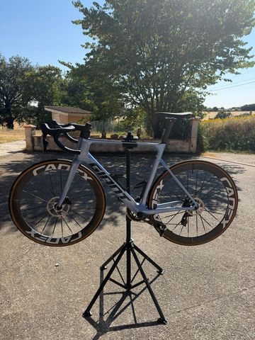 Tweedehands Cadex 50 Ultra Disc 2026 bike — afbeelding 1 van 9