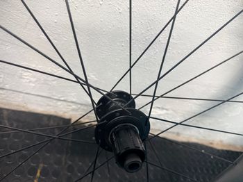 Brugt Zipp 303 Firecrest 2024 bike — billede 5 af 6