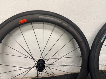 Tweedehands Zipp 303 Firecrest 2024 bike — afbeelding 2 van 6